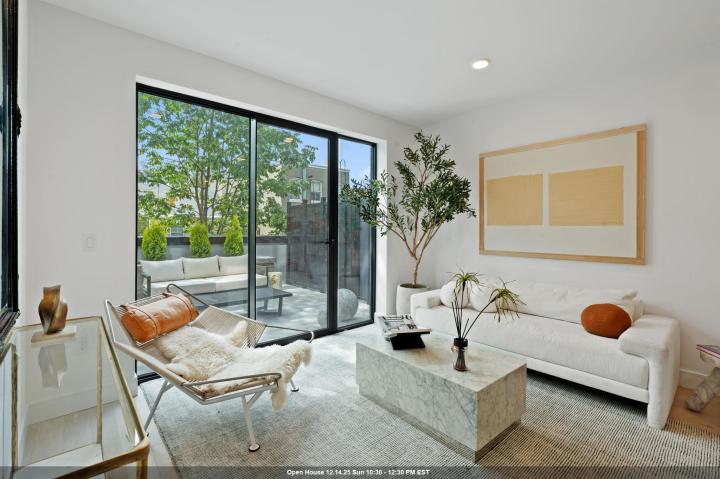 Photo of 139 Christopher Columbus 307