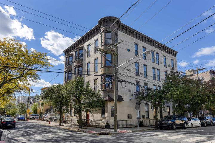 Photo of 193 Ogden Avenue 4b