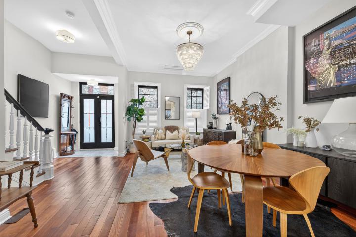 Photo of 944 Bloomfield Street