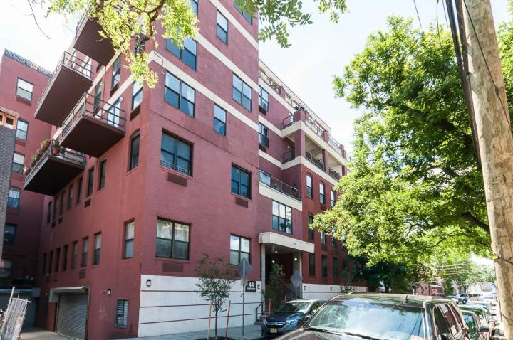 Photo of 44 Sherman Avenue 4a