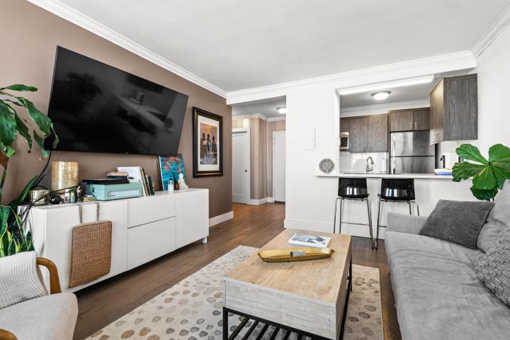 Photo of 100 Manhattan Avenue 1701