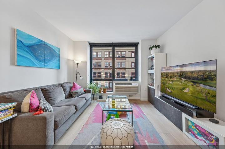 Photo of 160 1st Street 805