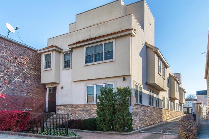 Photo of 604 Avenue A 104