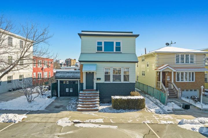 Photo of 206 Highland Avenue