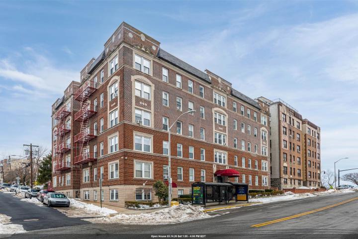 Photo of 6045 Blvd East C9