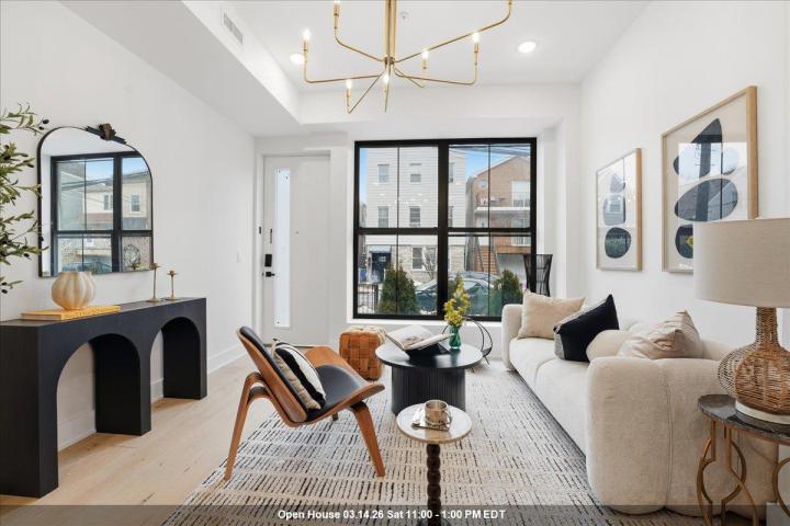 Photo of 15 Manhattan Avenue 1, Jersey City Heights NJ