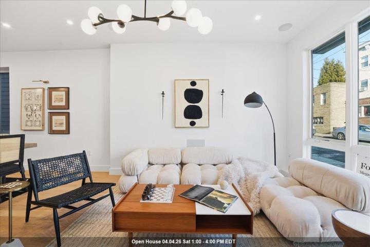 Photo of 105 Laidlaw Avenue 1, Jersey City Heights NJ