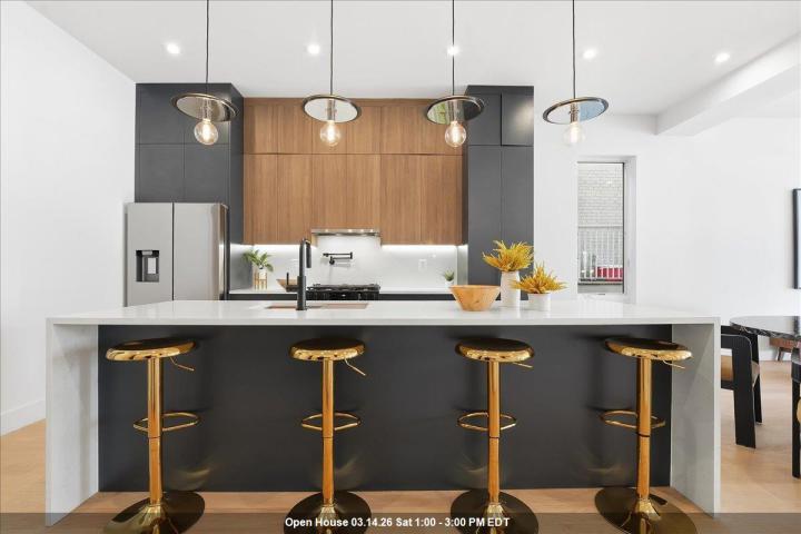 Photo of 105 Laidlaw Avenue 2