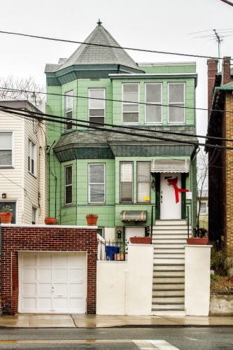 Photo of 1304 Paterson Plank Road