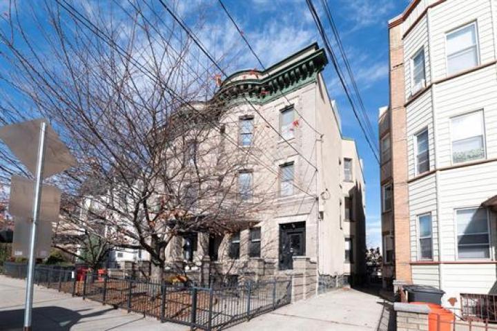 Photo of 312 Monastery Pl 2r