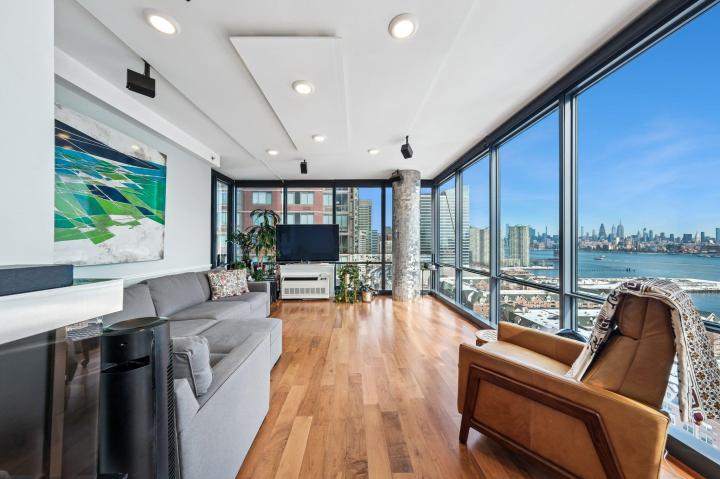 Photo of 389 Washington Street 19f