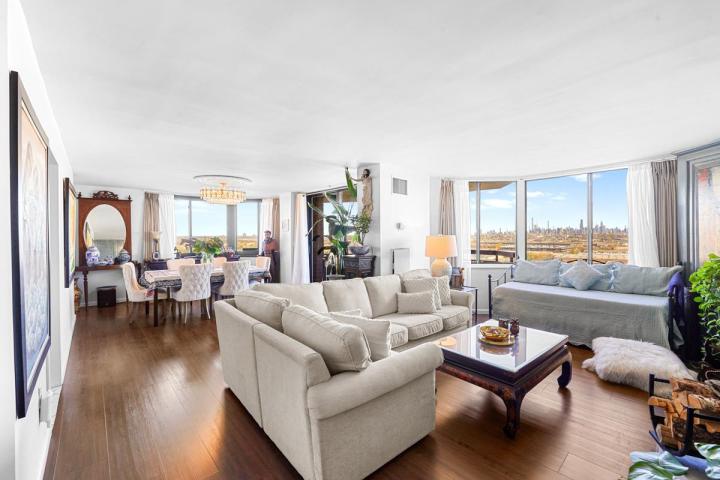 Photo of 2005 Harmon Cove Tower, Secaucus NJ