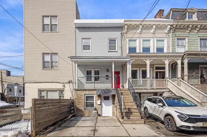 Photo of 961A Summit Avenue, Jersey City Heights NJ