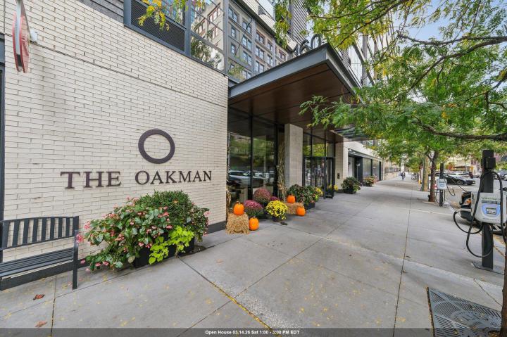 Photo of 160 1st Street 1111