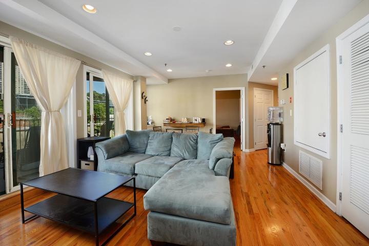 Photo of 920 Jefferson Street 305