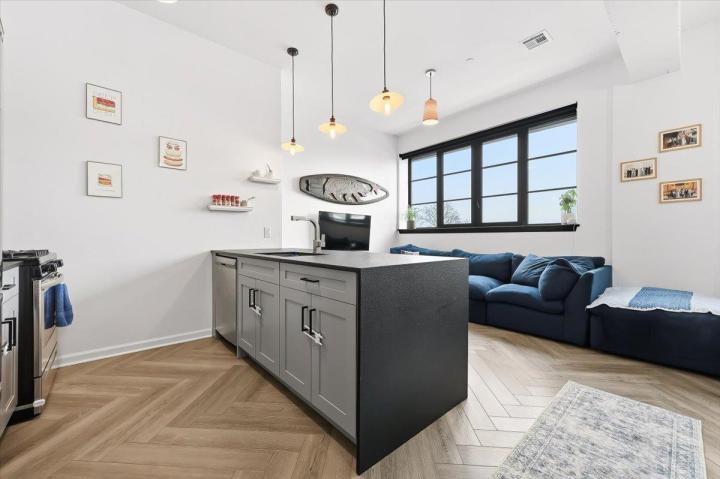 Photo of 142 Charles Street 403