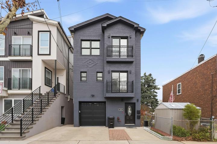 Photo of 285 Terrace Avenue