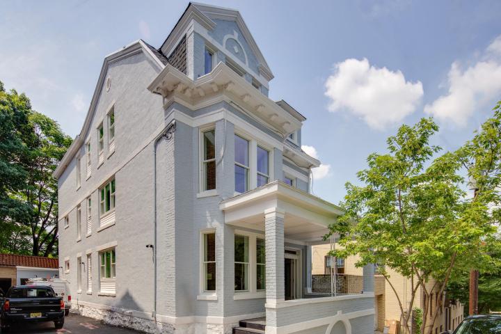 Photo of 57 Hudson Pl 2