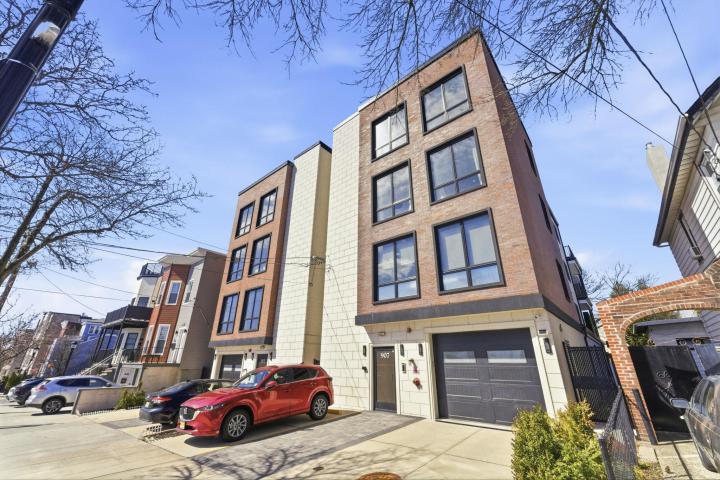 Photo of 907 Palisade Avenue 3