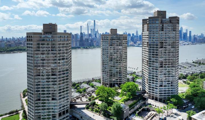 Photo of 7002 Blvd East 5e, Guttenberg NJ