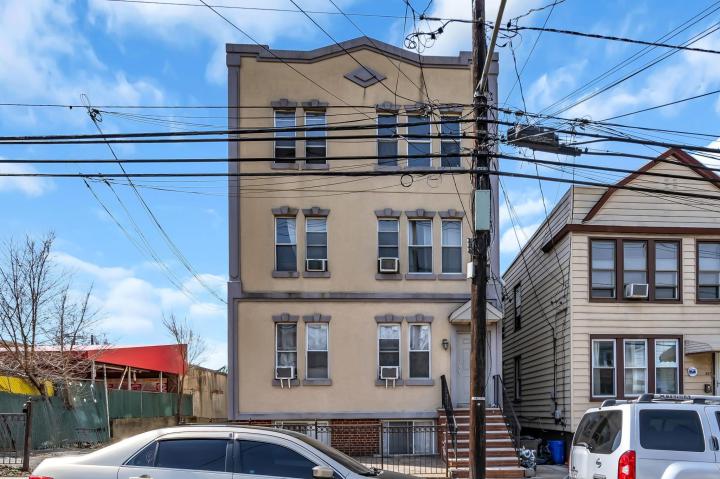 Photo of 305 Cator Avenue 1b, Jersey City West Bergen NJ