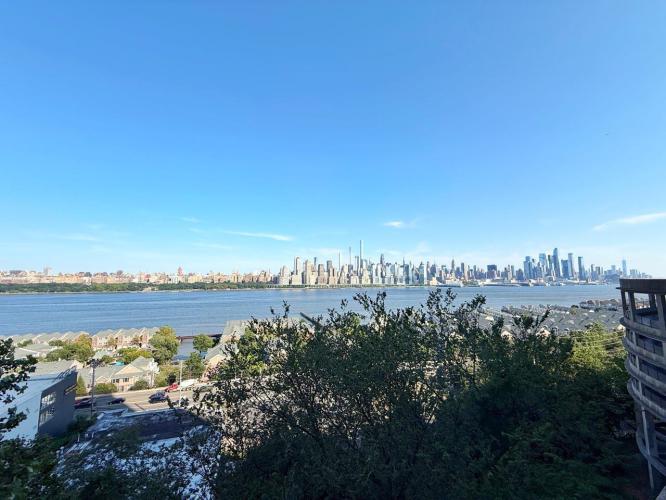 Photo of 6600 Blvd East 22b