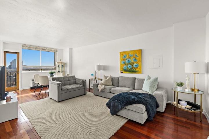 Photo of 100 Manhattan Avenue 2115