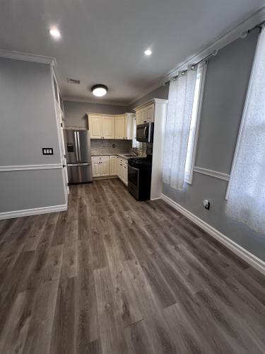 Photo of 6115 Buchanan Pl