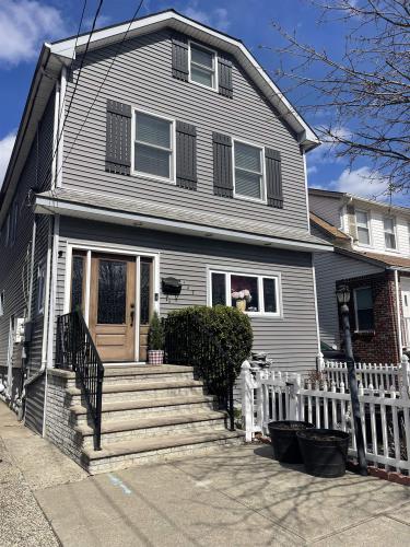 Photo of 127 West 55th Street