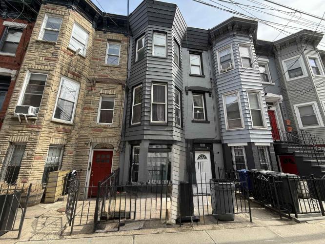 Photo of 270 Half Summit Avenue