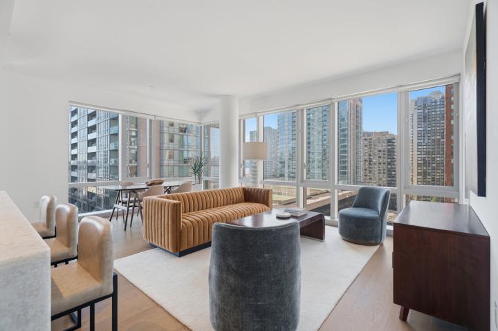 Photo of 75 Park Lane South 1007