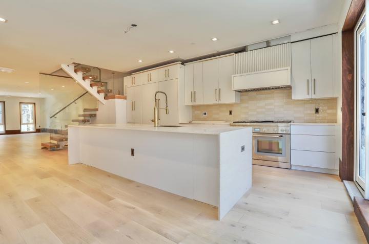 Photo of 87 Jefferson Street 1