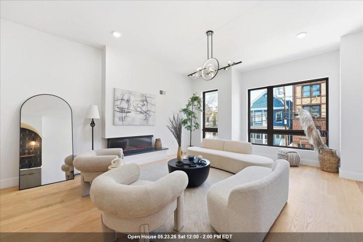Photo of 81 Lexington Avenue 1