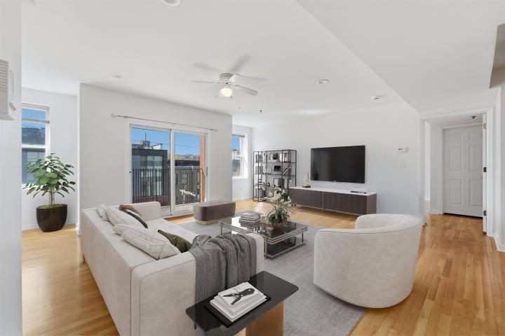 Photo of 119 Madison Street 5w