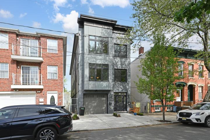 Photo of 173 Halladay Street 1