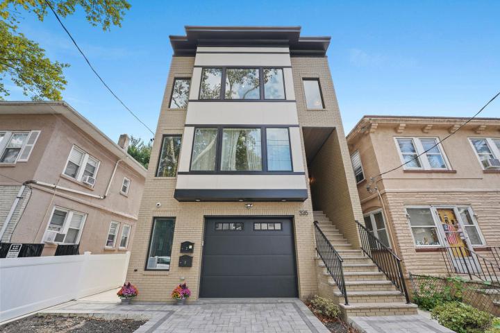 Photo of 335 Virginia Avenue 2