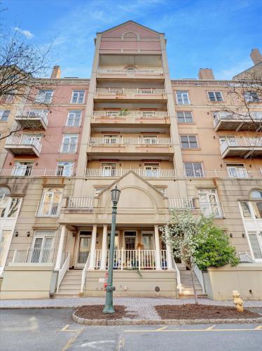 Photo of 208 Shearwater Court West 45, Jersey City Greenville NJ