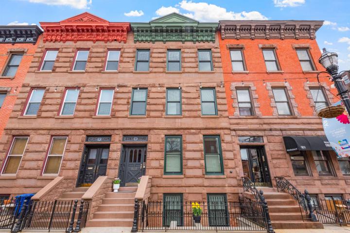 Photo of 903 Washington Street