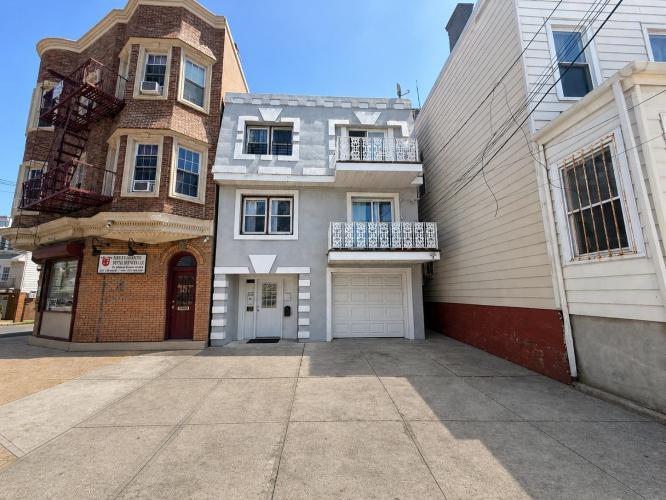 Photo of 3552 Kennedy Boulevard