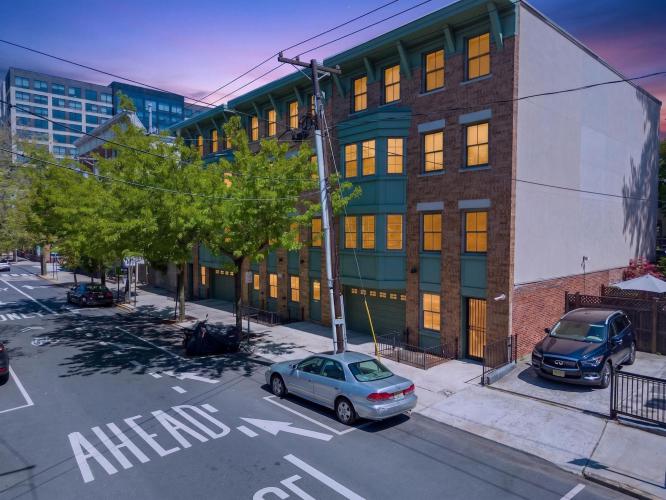 Photo of 1313 Park Avenue 2a