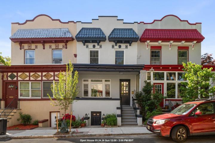 Photo of 7 Burr Pl, Weehawken NJ