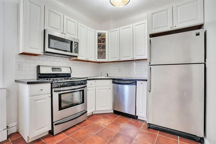 Photo of 6015 Blvd East C3