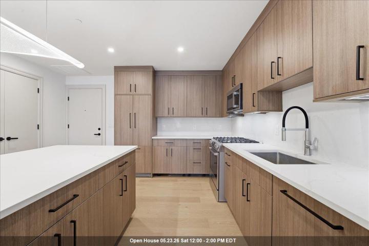 Photo of 921 Madison Street 308