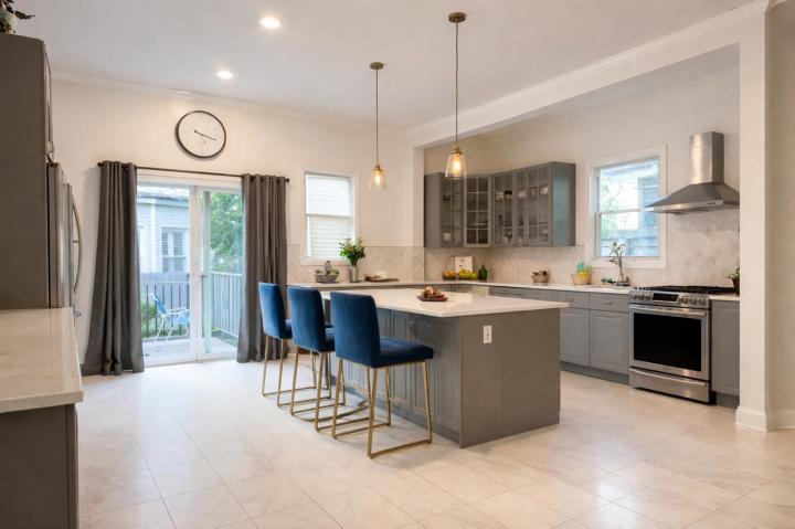 Photo of 48 Danforth Avenue