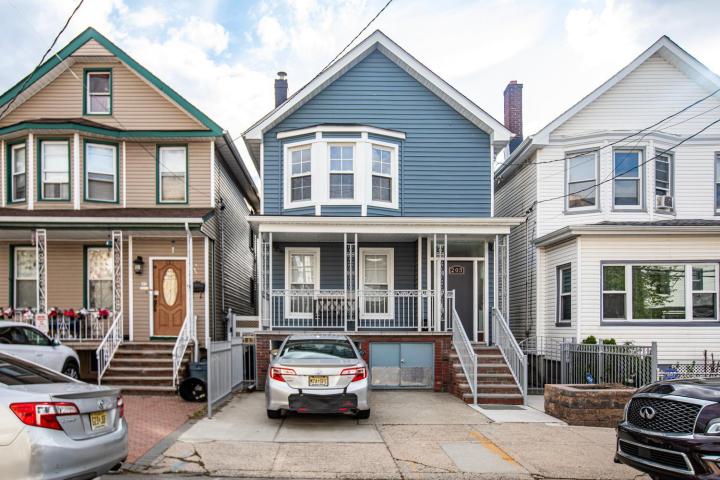 Photo of 203 Pearsall Avenue