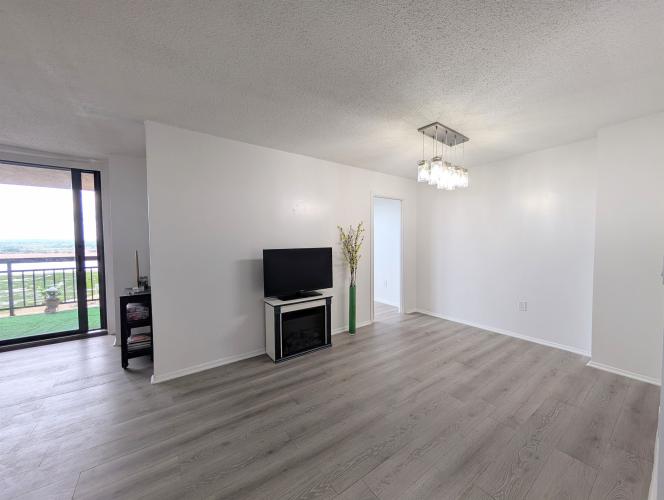 Photo of 918 Harmon Cove Tower 918, Secaucus NJ