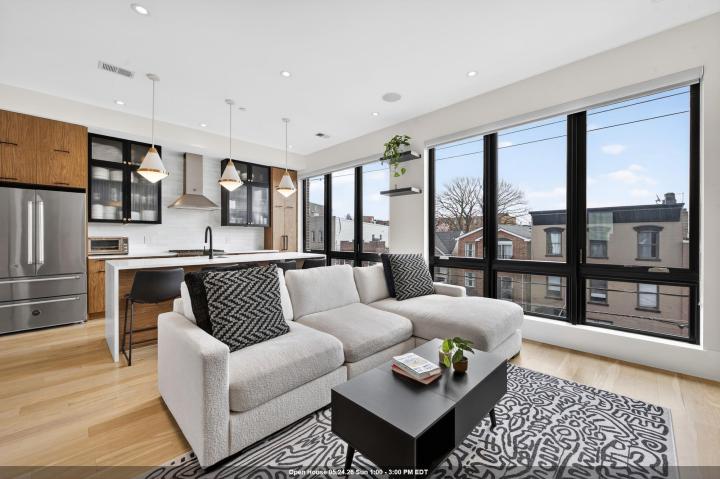 Photo of 339 Palisade Avenue 3