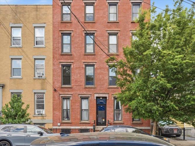 Photo of 264 3rd Street 2r