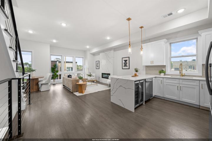 Photo of 98 Van Horne Street 2