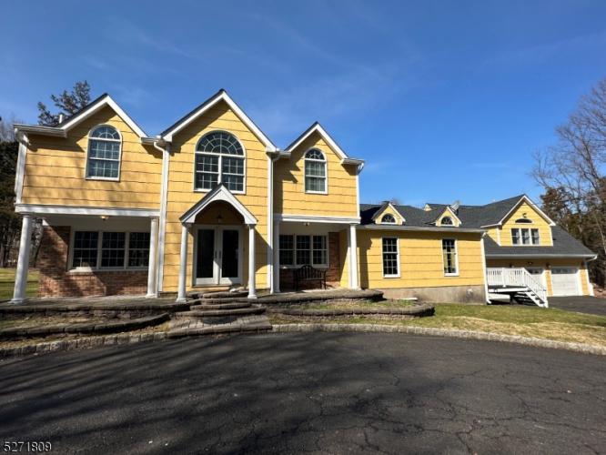 Photo of 18 Forty Oaks Road, Readington NJ